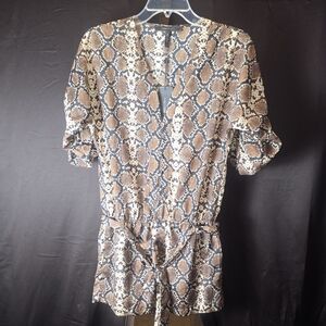 BCBGMAXAZRIA Snake Print Romper XXS Belted V-Neck Animal Print NWT
